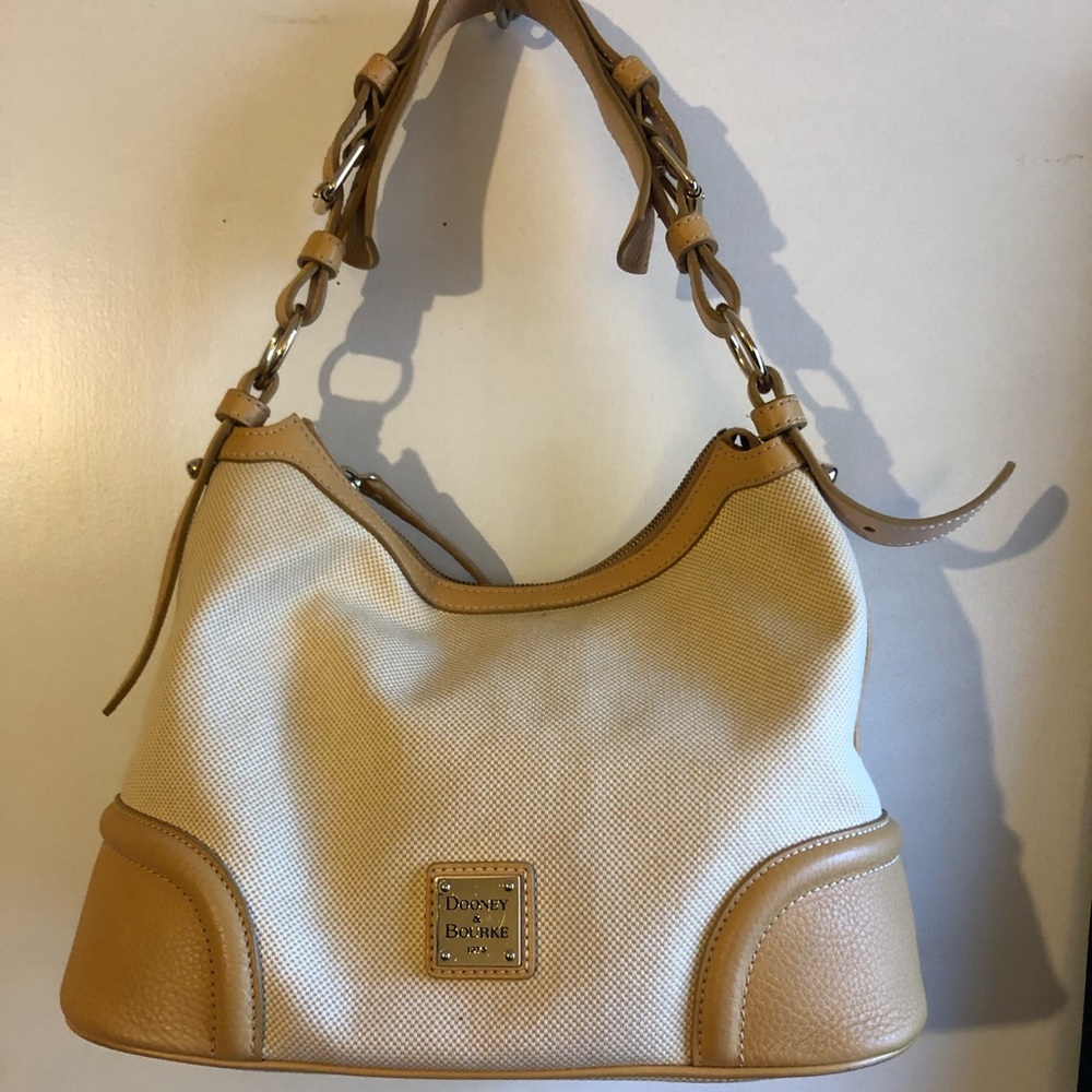 🚨 Deal of the Day🚨 Dooney &Bourke Hobo Purse
